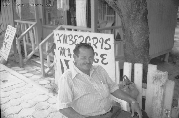 Relaxing in Belize 2007 - StephenVenters.com