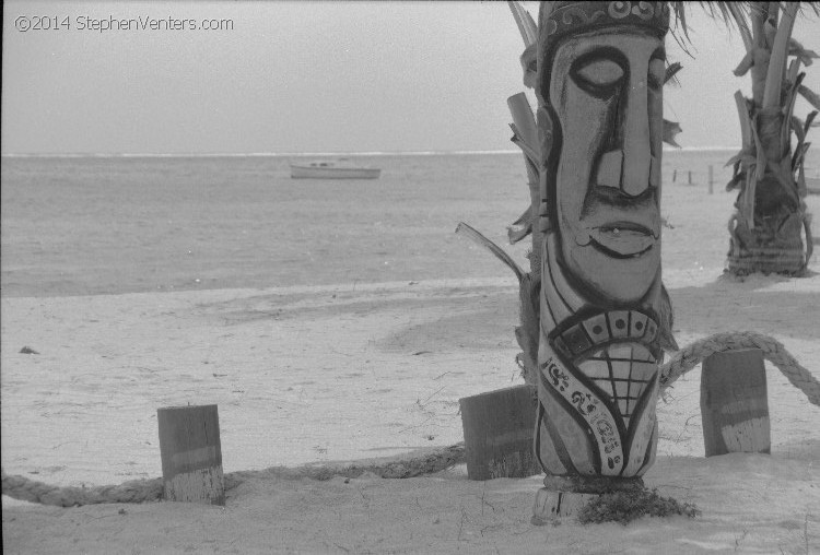 Relaxing in Belize 2007 - StephenVenters.com