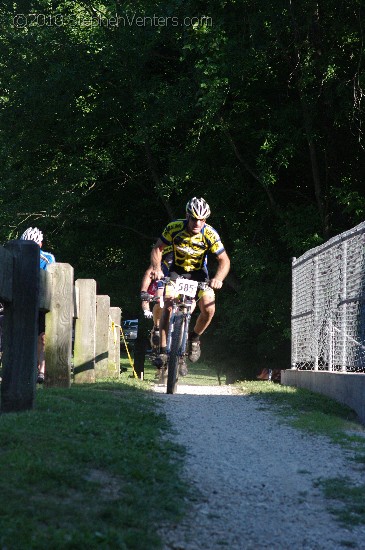 Alpine Shop / Lone Wolf Dirt Crit - Race 1 2010 - StephenVenters.com