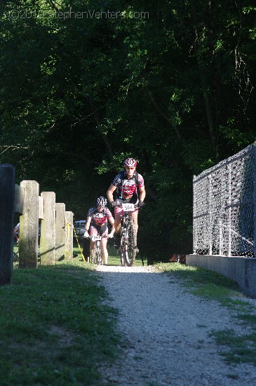 Alpine Shop / Lone Wolf Dirt Crit - Race 1 2010 - StephenVenters.com