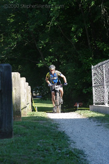 Alpine Shop / Lone Wolf Dirt Crit - Race 1 2010 - StephenVenters.com