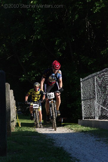 Alpine Shop / Lone Wolf Dirt Crit - Race 1 2010 - StephenVenters.com