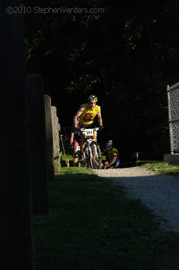 Alpine Shop / Lone Wolf Dirt Crit - Race 1 2010 - StephenVenters.com