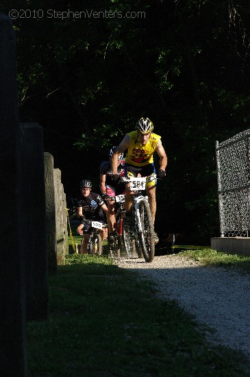 Alpine Shop / Lone Wolf Dirt Crit - Race 1 2010 - StephenVenters.com