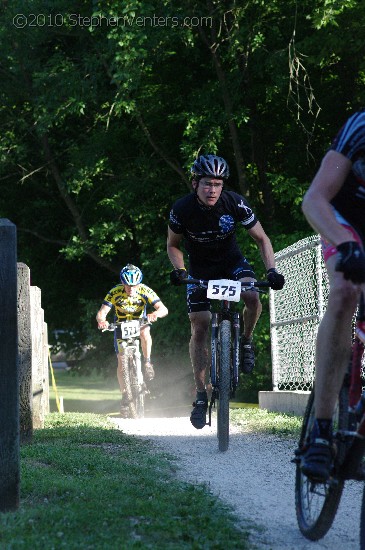 Alpine Shop / Lone Wolf Dirt Crit - Race 1 2010 - StephenVenters.com