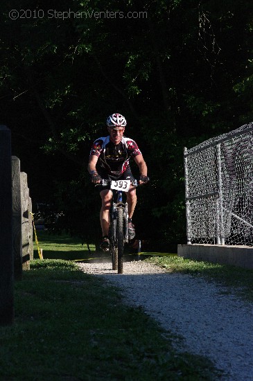 Alpine Shop / Lone Wolf Dirt Crit - Race 1 2010 - StephenVenters.com