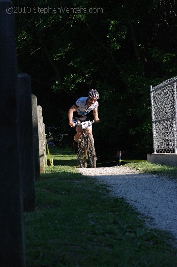 Alpine Shop / Lone Wolf Dirt Crit - Race 1 2010 - StephenVenters.com