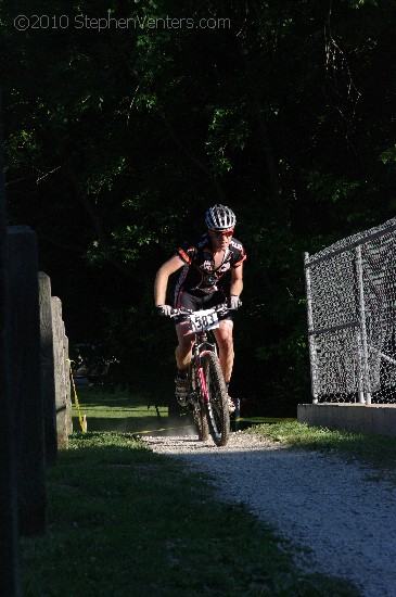 Alpine Shop / Lone Wolf Dirt Crit - Race 1 2010 - StephenVenters.com