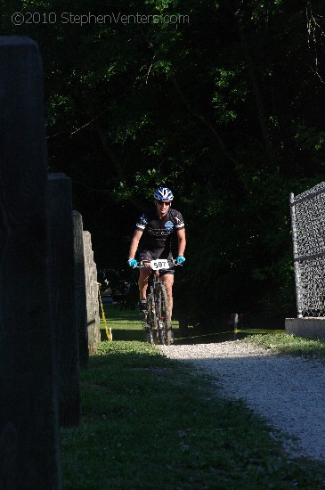 Alpine Shop / Lone Wolf Dirt Crit - Race 1 2010 - StephenVenters.com