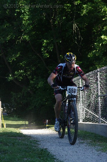 Alpine Shop / Lone Wolf Dirt Crit - Race 1 2010 - StephenVenters.com