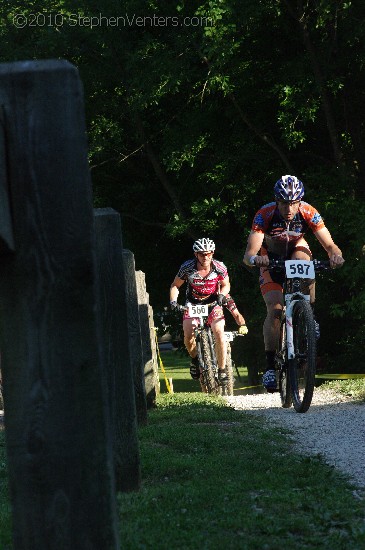 Alpine Shop / Lone Wolf Dirt Crit - Race 1 2010 - StephenVenters.com