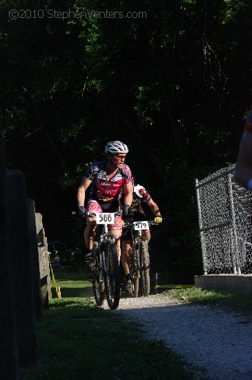 Alpine Shop / Lone Wolf Dirt Crit - Race 1 2010 - StephenVenters.com