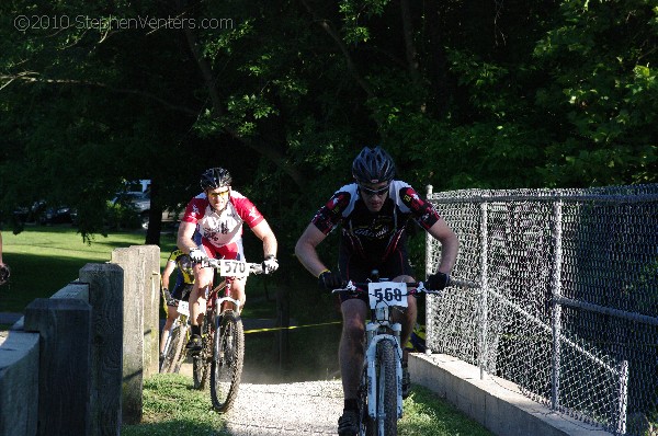 Alpine Shop / Lone Wolf Dirt Crit - Race 1 2010 - StephenVenters.com