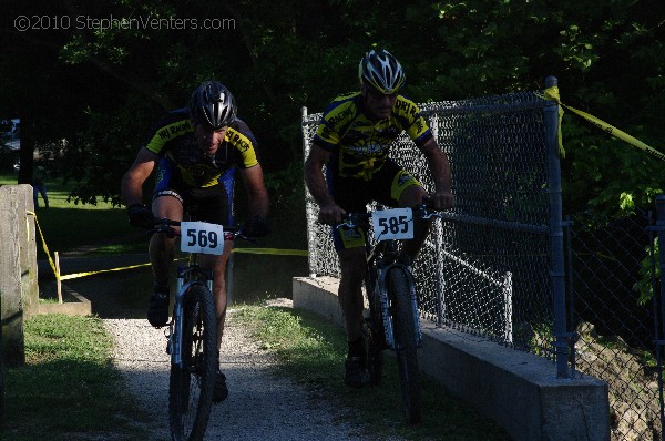 Alpine Shop / Lone Wolf Dirt Crit - Race 1 2010 - StephenVenters.com