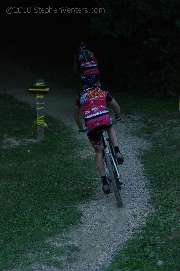 Alpine Shop / Lone Wolf Dirt Crit - Race 1 2010 - StephenVenters.com