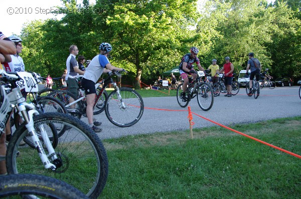 Alpine Shop / Lone Wolf Dirt Crit - Race 1 2010 - StephenVenters.com