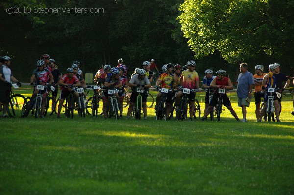 Alpine Shop / Lone Wolf Dirt Crit - Race 1 2010 - StephenVenters.com