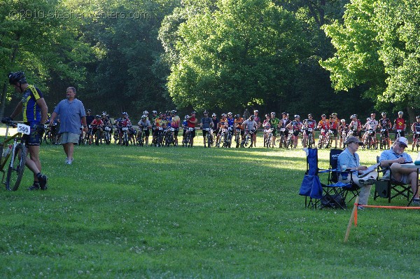 Alpine Shop / Lone Wolf Dirt Crit - Race 1 2010 - StephenVenters.com