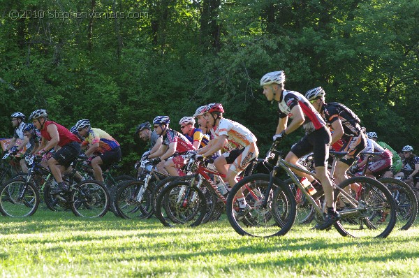 Alpine Shop / Lone Wolf Dirt Crit - Race 1 2010 - StephenVenters.com