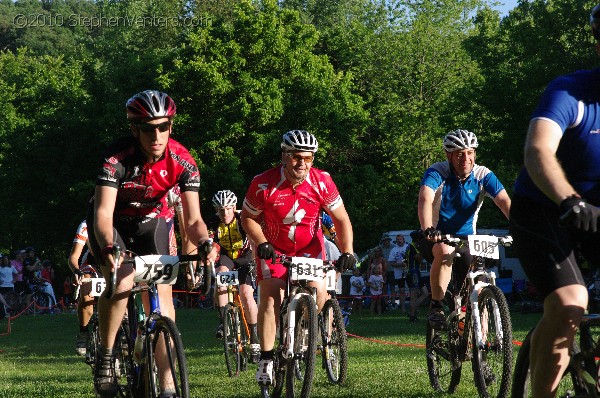 Alpine Shop / Lone Wolf Dirt Crit - Race 1 2010 - StephenVenters.com