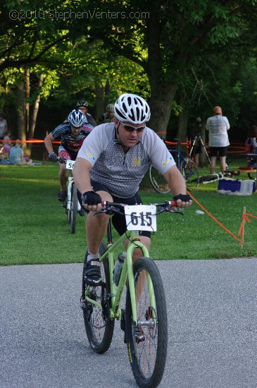 Alpine Shop / Lone Wolf Dirt Crit - Race 1 2010 - StephenVenters.com