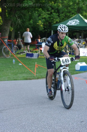 Alpine Shop / Lone Wolf Dirt Crit - Race 1 2010 - StephenVenters.com