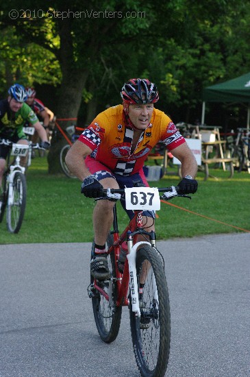 Alpine Shop / Lone Wolf Dirt Crit - Race 1 2010 - StephenVenters.com