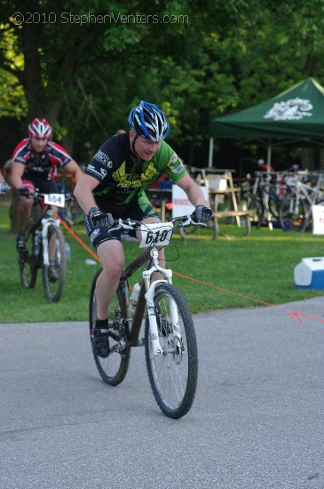 Alpine Shop / Lone Wolf Dirt Crit - Race 1 2010 - StephenVenters.com