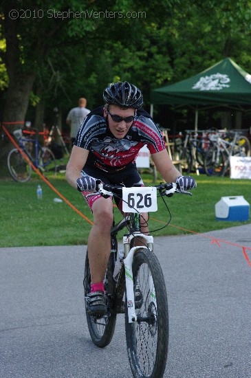 Alpine Shop / Lone Wolf Dirt Crit - Race 1 2010 - StephenVenters.com