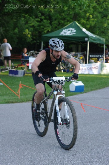 Alpine Shop / Lone Wolf Dirt Crit - Race 1 2010 - StephenVenters.com