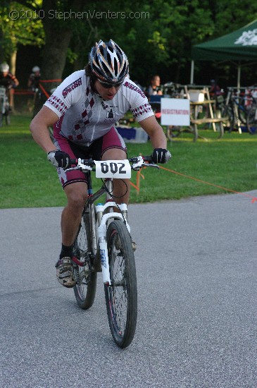 Alpine Shop / Lone Wolf Dirt Crit - Race 1 2010 - StephenVenters.com