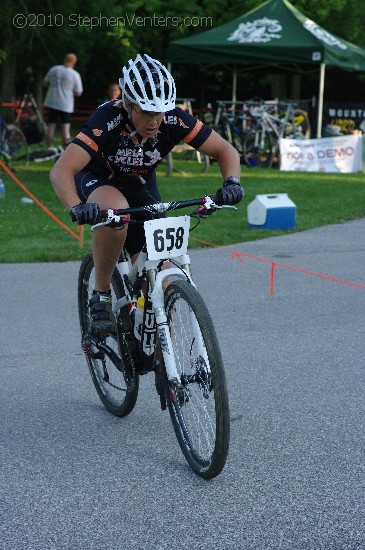 Alpine Shop / Lone Wolf Dirt Crit - Race 1 2010 - StephenVenters.com