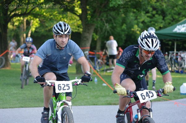 Alpine Shop / Lone Wolf Dirt Crit - Race 1 2010 - StephenVenters.com