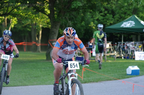 Alpine Shop / Lone Wolf Dirt Crit - Race 1 2010 - StephenVenters.com