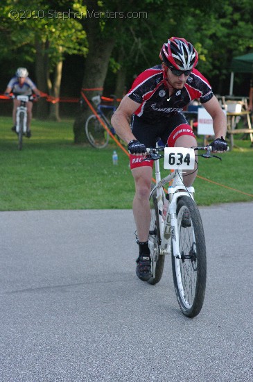 Alpine Shop / Lone Wolf Dirt Crit - Race 1 2010 - StephenVenters.com