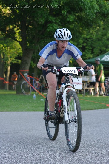 Alpine Shop / Lone Wolf Dirt Crit - Race 1 2010 - StephenVenters.com