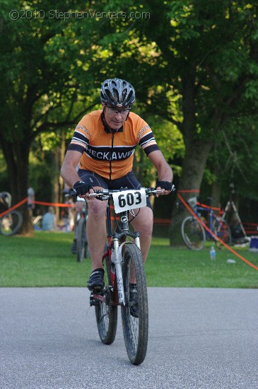 Alpine Shop / Lone Wolf Dirt Crit - Race 1 2010 - StephenVenters.com