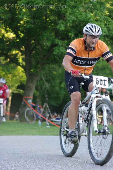 Alpine Shop / Lone Wolf Dirt Crit - Race 1 2010 - StephenVenters.com