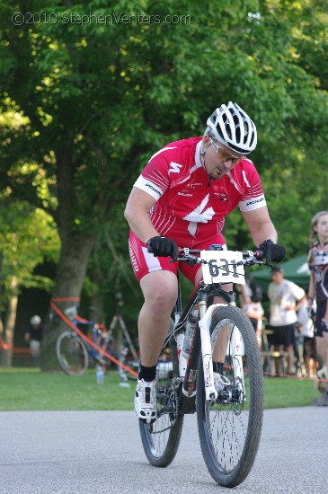 Alpine Shop / Lone Wolf Dirt Crit - Race 1 2010 - StephenVenters.com