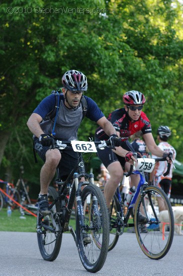 Alpine Shop / Lone Wolf Dirt Crit - Race 1 2010 - StephenVenters.com