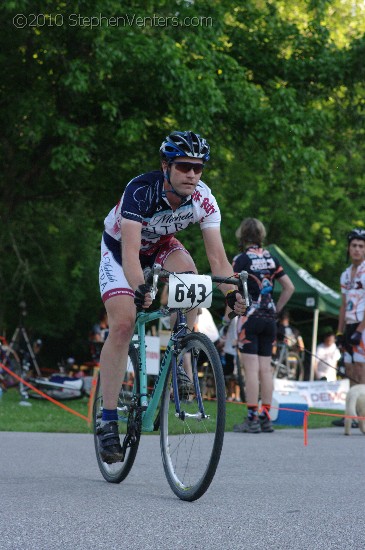 Alpine Shop / Lone Wolf Dirt Crit - Race 1 2010 - StephenVenters.com