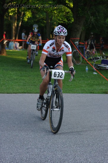 Alpine Shop / Lone Wolf Dirt Crit - Race 1 2010 - StephenVenters.com