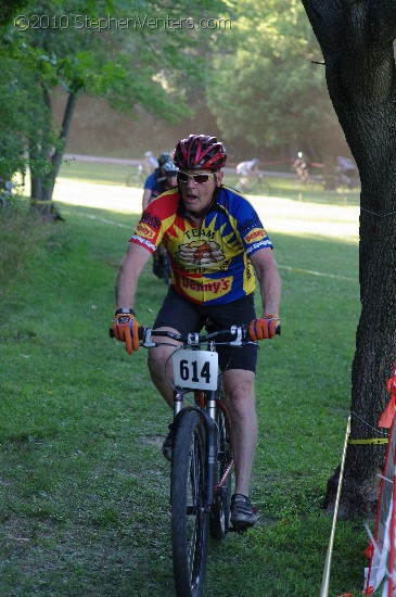 Alpine Shop / Lone Wolf Dirt Crit - Race 1 2010 - StephenVenters.com