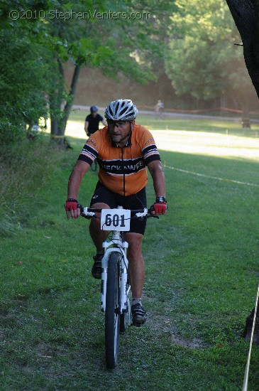 Alpine Shop / Lone Wolf Dirt Crit - Race 1 2010 - StephenVenters.com