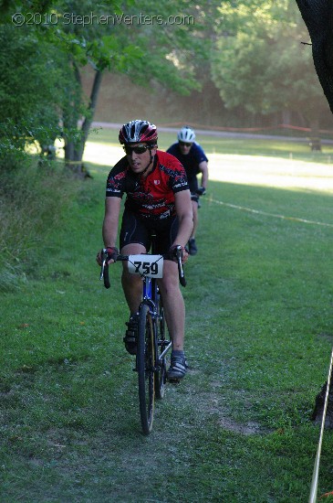 Alpine Shop / Lone Wolf Dirt Crit - Race 1 2010 - StephenVenters.com