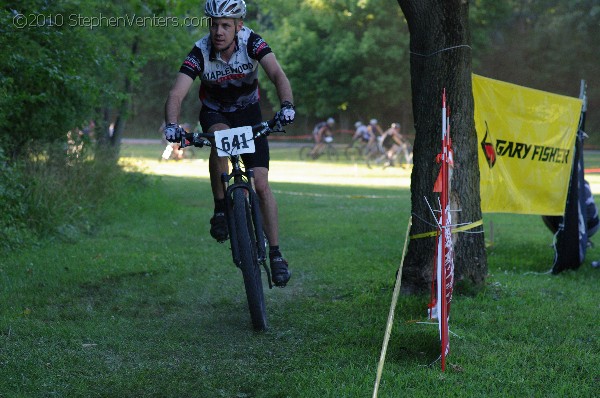 Alpine Shop / Lone Wolf Dirt Crit - Race 1 2010 - StephenVenters.com