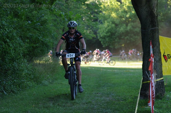 Alpine Shop / Lone Wolf Dirt Crit - Race 1 2010 - StephenVenters.com