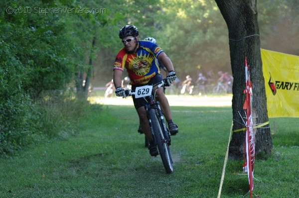 Alpine Shop / Lone Wolf Dirt Crit - Race 1 2010 - StephenVenters.com