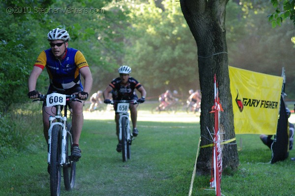 Alpine Shop / Lone Wolf Dirt Crit - Race 1 2010 - StephenVenters.com