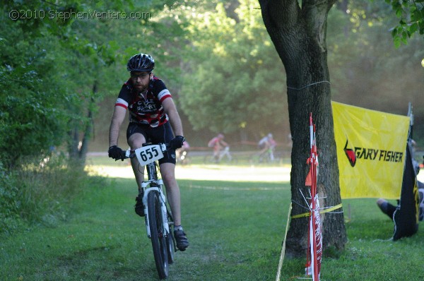 Alpine Shop / Lone Wolf Dirt Crit - Race 1 2010 - StephenVenters.com